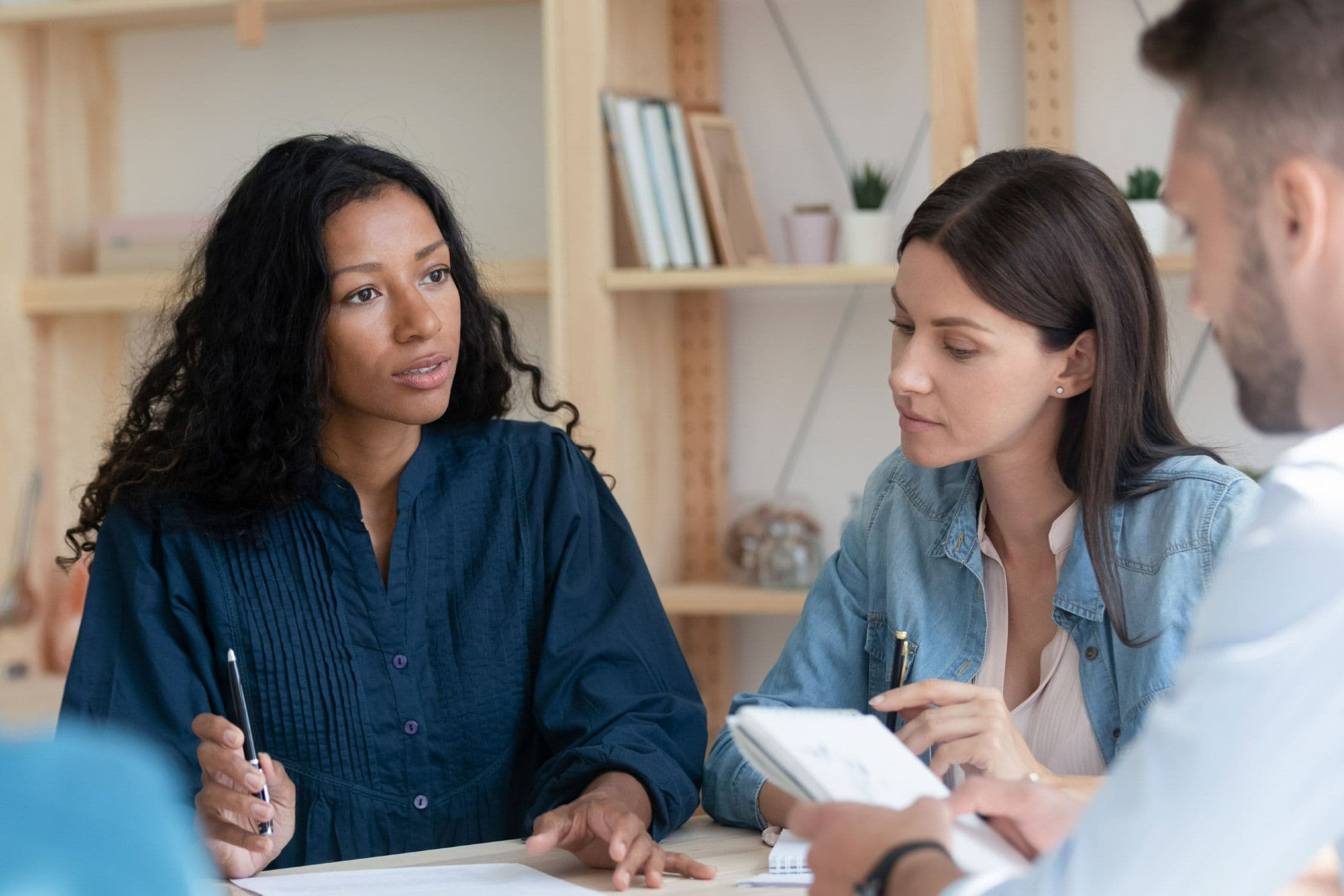 Das EU Pay Transparency Readiness Assessment von Zalaris prüft Governance, Daten, Prozesse und Technologie – und liefert Ihnen einen klaren, an Ihrem Reifegrad ausgerichteten Vorbereitungsplan.